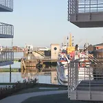 Wohnen am Yachthafen W46